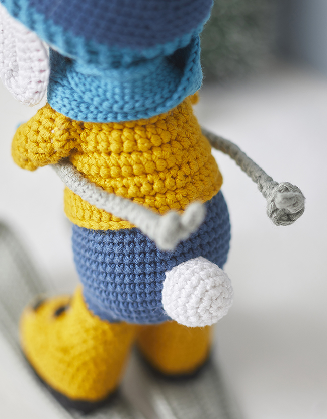 Jean-Claude, le lapin au crochet qui fait du ski comme personne